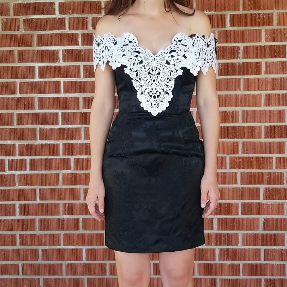 Vintage Black & White Lace Dress - Picture 2 of 10